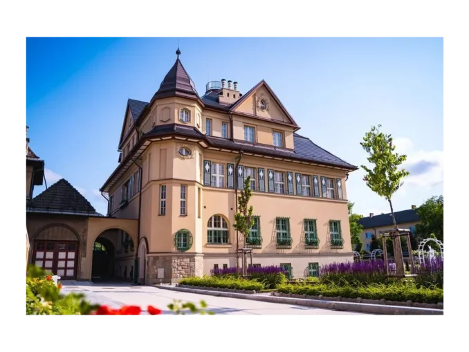 Vila Grossmann v Ostravě nyní s novým mobiliářem