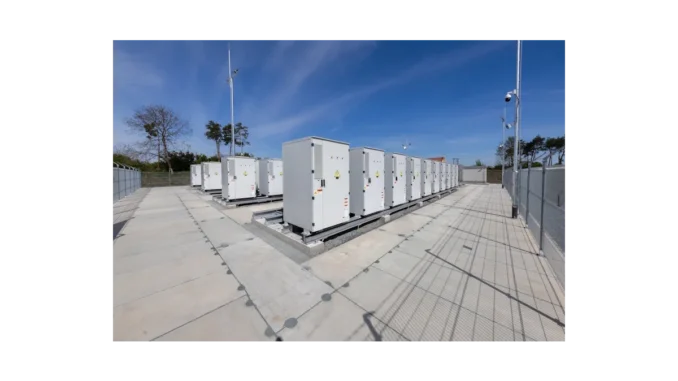 MND otevírá rekordní bateriové úložiště v Česku