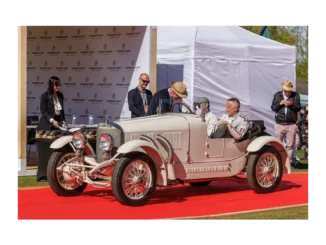 Automobilové klenoty na historické přehlídce v Praze