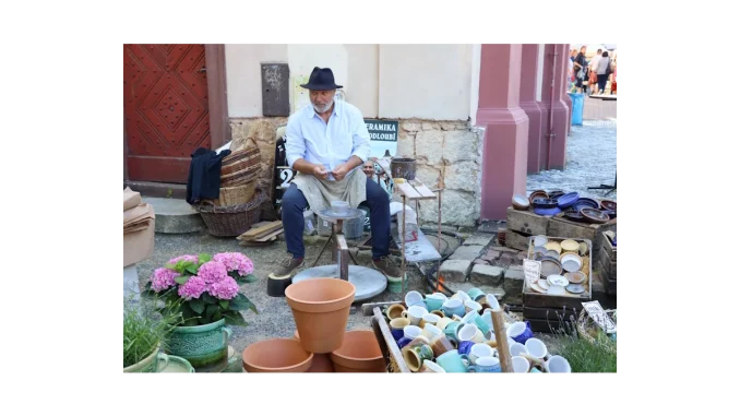 Objevte kouzlo keramiky v Kostelci nad Černými lesy