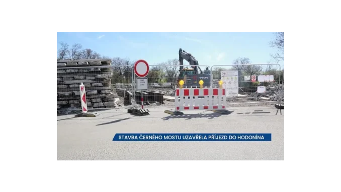 Dopravní komplikace v Hodoníně u Černého mostu