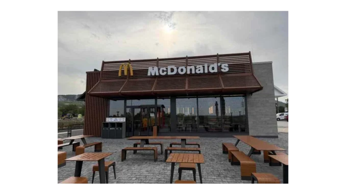 Nová restaurace McDonald's u Perné s krásným výhledem